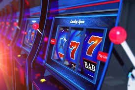 Responsible gaming reminder beside VIP Club content for adults